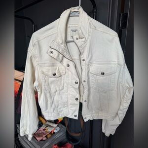 Women’s Abercrombie cropped white jean jacket